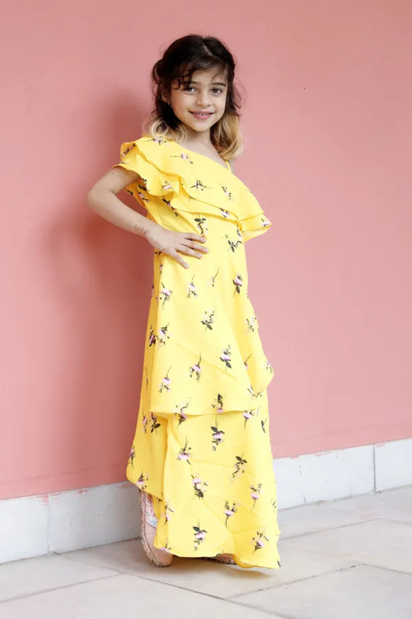 Yellow_Round_neck__Sleeveless_Crepe_Dress