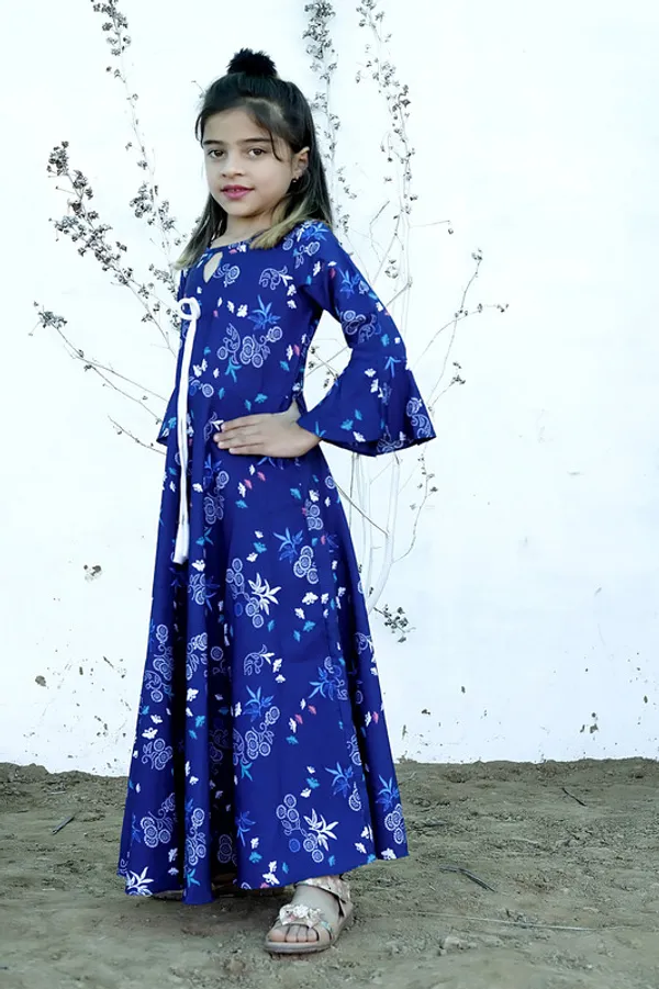Green_Round_neck__Half_Sleeve_Crepe_Dress