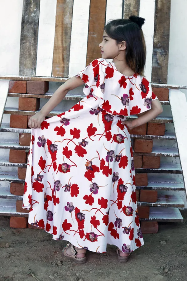 White_Round_neck__Sleeveless_Crepe_Dress