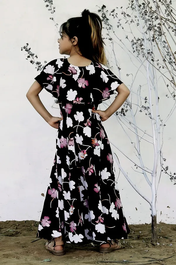 black__Round_neck__Sleeveless_Crepe_Dress