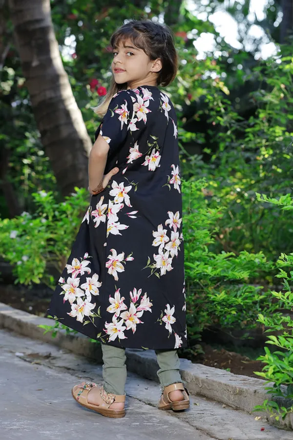 Black__Tie_Up_Neck_Short_Sleeve_Crepe_Shurg