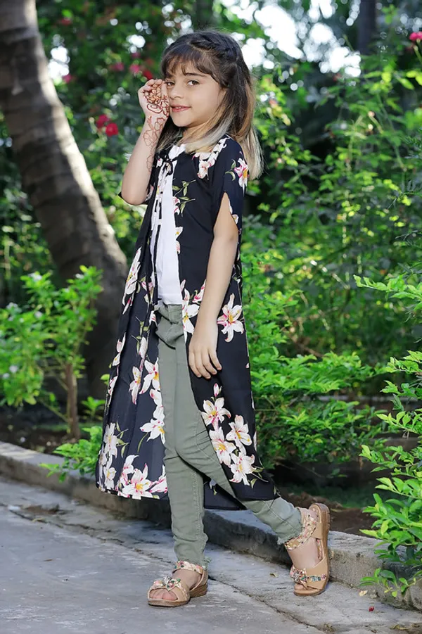 Black__Tie_Up_Neck_Short_Sleeve_Crepe_Shurg