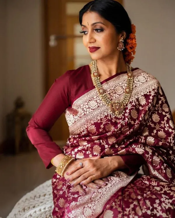 Maroon_Soft_Lichi_Silk_Saree_With_Unstitched_Blouse_For_Women