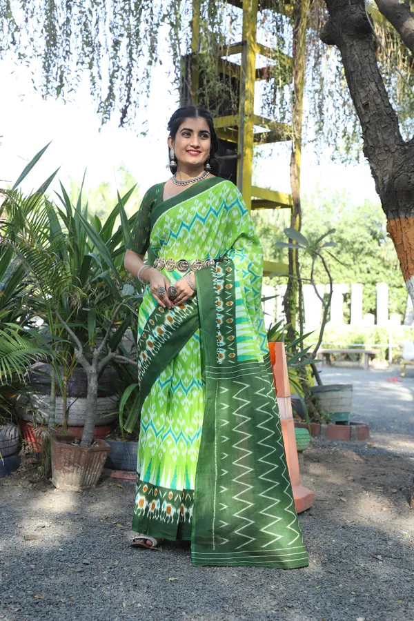 Ikkat_Hand_Block_Print_Print_Pure_Soft_Cotton_saree_With_Blouse_Piece