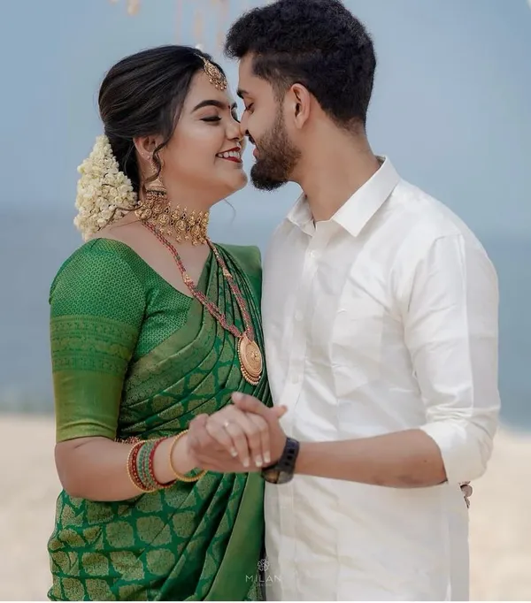 Green_Soft_Silk_Saree_With_Blouse_Piece_For_Women