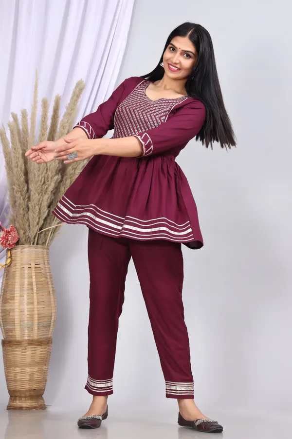 Wine_Cotton_Rayon_Printed_Casual_Wear_Kurta_And_Pant_For_Women