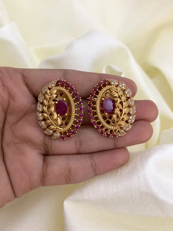 Anne_Antique_Stud_Earrings