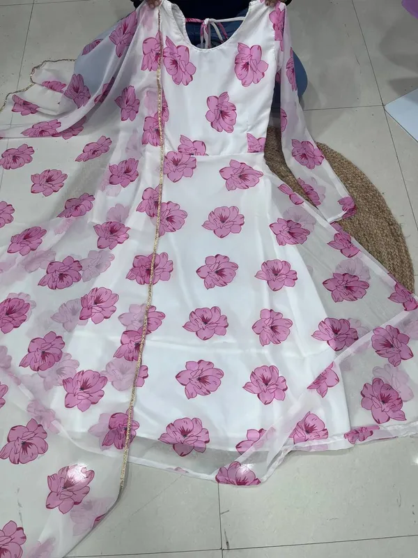 Georgette_Withe_Gown_With_Dupatta_Flower_Print_Design_For_Women
