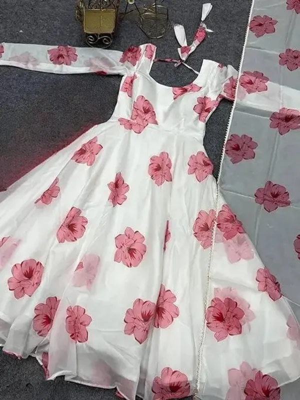 Georgette_Withe_Gown_With_Dupatta_Flower_Print_Design_For_Women