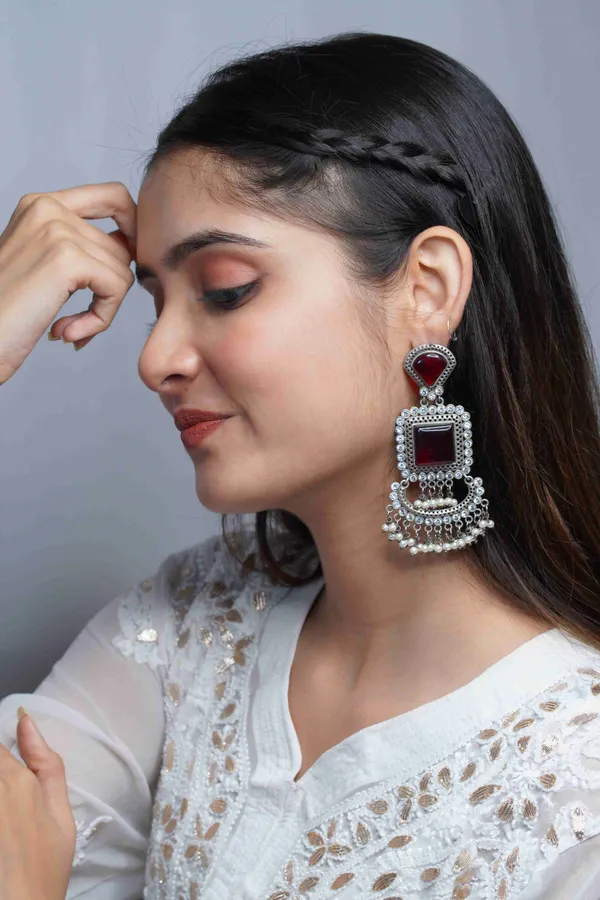 Red_Stone_Dangle_Earrings