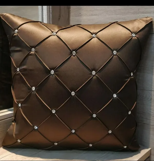 https://d1311wbk6unapo.cloudfront.net/NushopCatalogue/tr:f-webp,w-600,fo-auto/Global_Home_Handloom_Silk_Decorative_Pillow_Cover_Bedroom___Living_Room_Cushion_Cover_Set_Sofa_16_X_16_Inches__Set_of_5__Brown_GOQCAJ3MO8_2022-09-24_1.jpeg__Goodprize