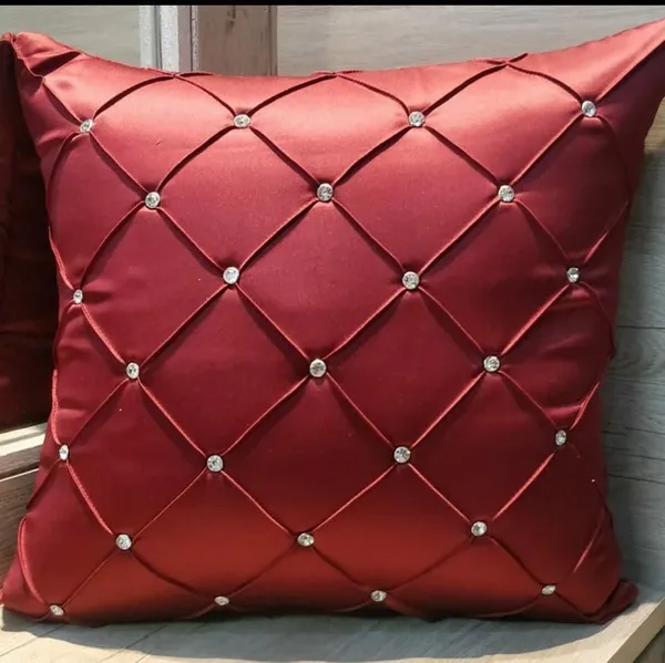 https://d1311wbk6unapo.cloudfront.net/NushopCatalogue/tr:f-webp,w-600,fo-auto/Global_Home_Handloom_Silk_Decorative_Pillow_Cover_Bedroom___Living_Room_Cushion_Cover_Set_Sofa_16_X_16_Inches__Set_of_5__Red_Marron_DGFSM63ZTN_2022-09-24_1.jpeg__Goodprize