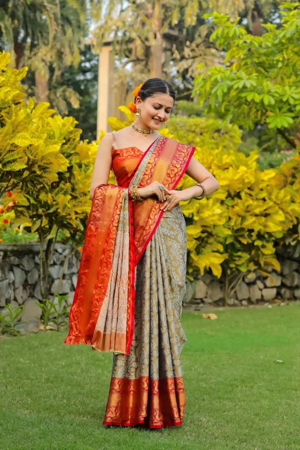 Gold_Colour_Morni_Banarasi_Silk_Saree_-_Exquisite_Beauty