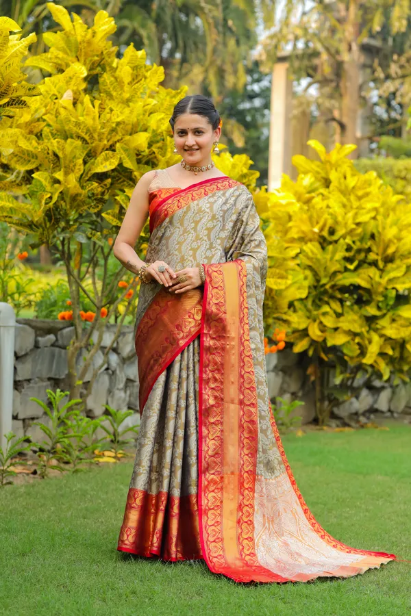 Gold_Colour_Morni_Banarasi_Silk_Saree_-_Exquisite_Beauty