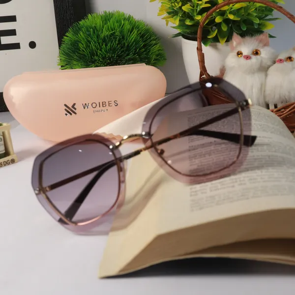 Multicolour_Plastic_Frame_And_Gradient_Polycarbonate_Lens_Casual_Sunglasses_For_Women_(Buy_1_Get_1_Free)