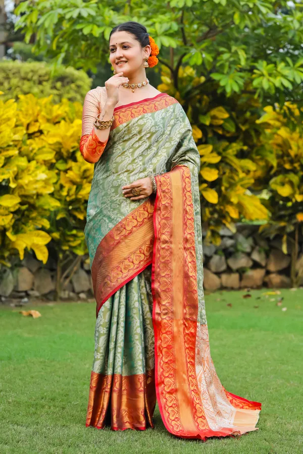 Green_Morni_Banarasi_Silk_Saree_-_Exquisite_Beauty