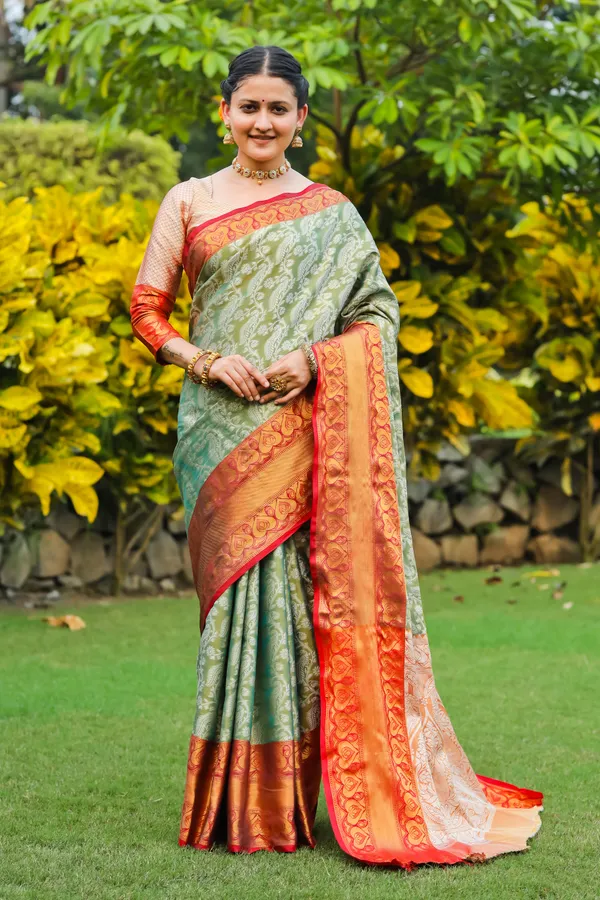 Green_Morni_Banarasi_Silk_Saree_-_Exquisite_Beauty