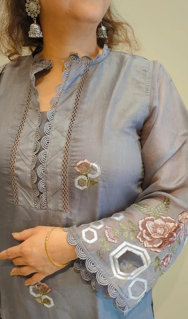 Grey_Colour_Pakistani_Suit