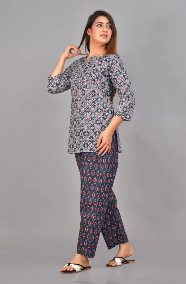 Women_Printed_Grey_Top_&_Pyjama_Set