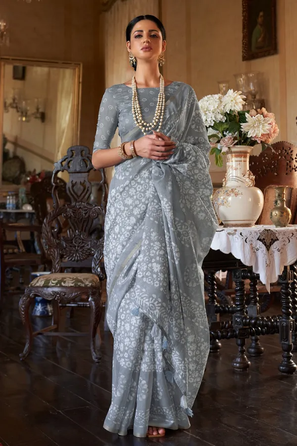 Grey_Soft_Mul_Cotton_Saree_With_Batik_Print_&_Zari_Woven