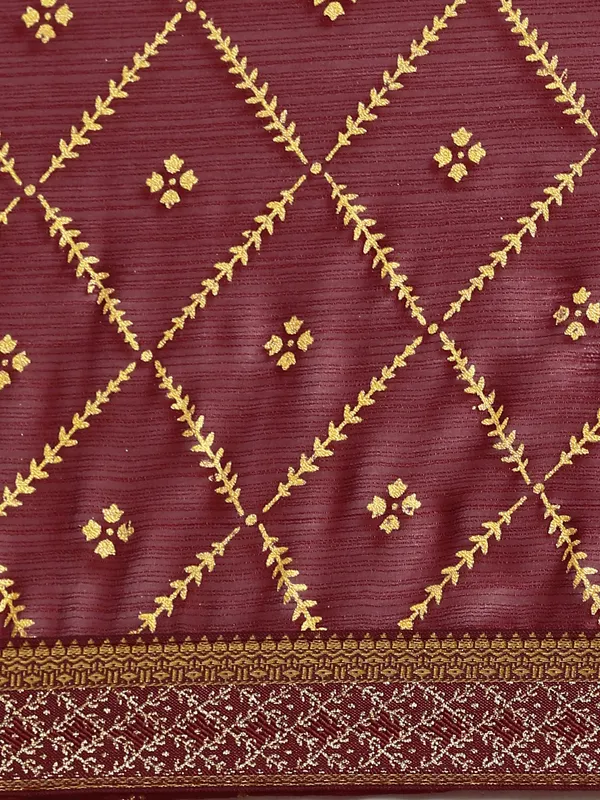 Maroon_Zomato_Bandhani_Foil_Work_Beautiful_Saree