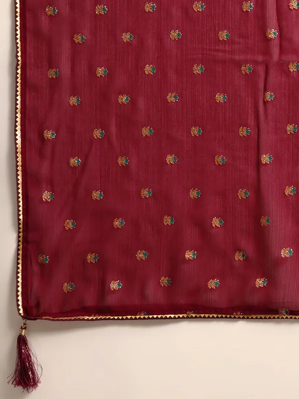 Purple_Zomato_Foil_Work_Digital_Blouse__Beautiful_Saree
