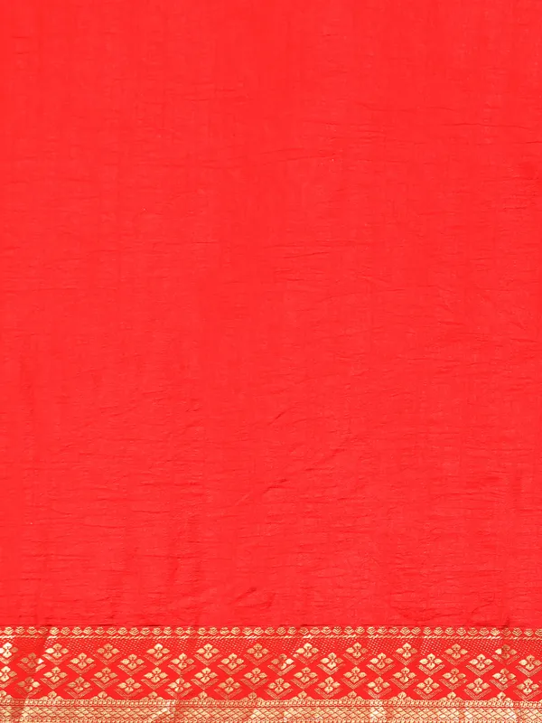 Indian_Women_Red_Vichitra_Silk_Fancy_Border