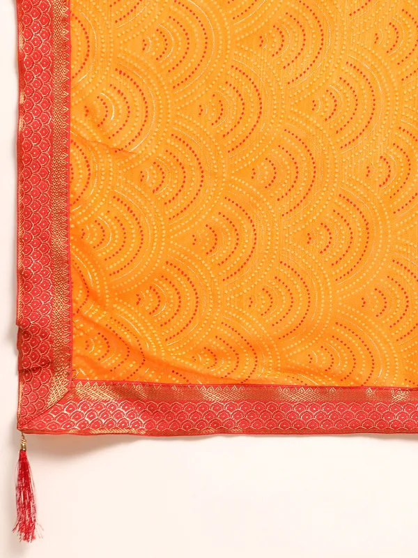 Indian_Women_Yellow_Zomato_Full_Saree_Fancy_Border_with_bandhni_print_Beautiful_saree