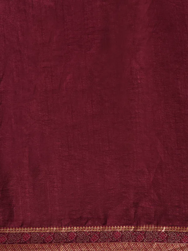 Vichitra_Silk_Full_Saree_Fancy_Border_With_Swaroski_Butta