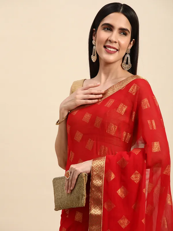 Indian_Women_Red_Zomato_Full_Saree_Fancy_Border_Beautiful_saree