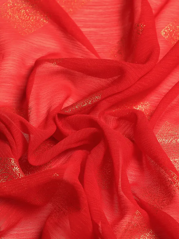 Indian_Women_Red_Zomato_Full_Saree_Fancy_Border_Beautiful_saree