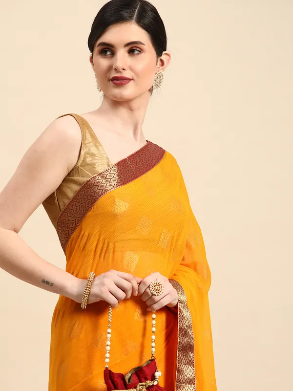 Indian_Women_Yellow_Zomato_Full_Saree_Fancy_Border_Beautiful_saree