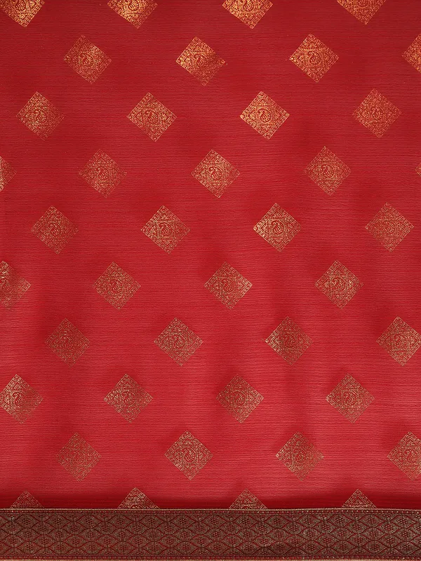Indian_Women_Maroon_Zomato_Full_Saree_Fancy_Border_Beautiful_saree