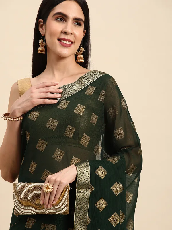 Indian_Women_Green_Zomato_Full_Saree_Fancy_Border_Beautiful_saree