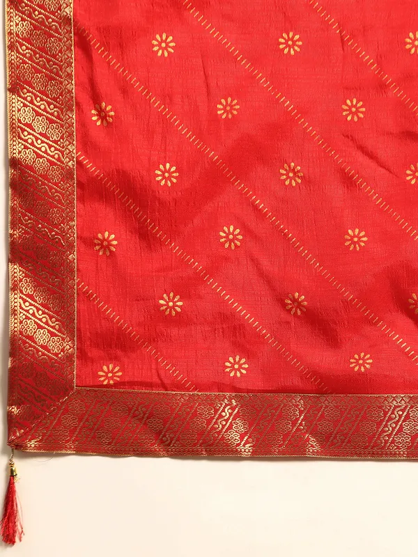 Indian_Women_Red_Vichitra_Silk_Foil_Work