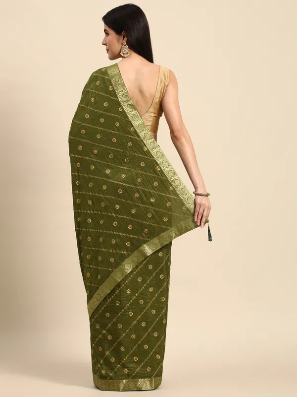 Indian_Women_Mehndi_Vichitra_Silk_Foil_Work