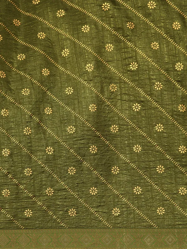 Indian_Women_Mehndi_Vichitra_Silk_Foil_Work