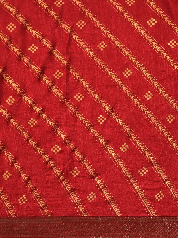 Indian_Women_Maroon_Vichitra_Silk_Foil_Work