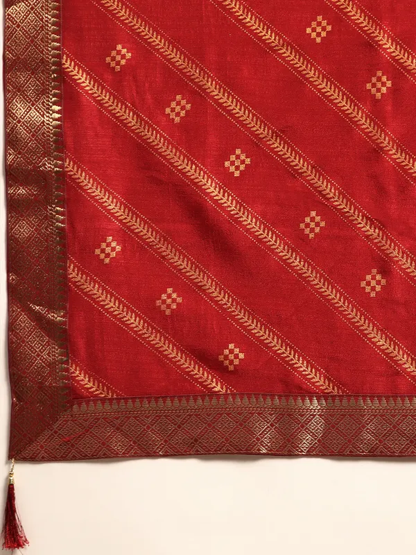 Indian_Women_Maroon_Vichitra_Silk_Foil_Work