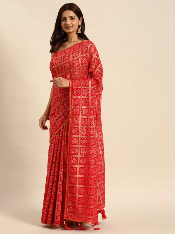 Indian_Women_Red_Zomato_Bandhani_Foil_Work_Beautiful_Saree