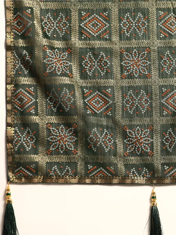 Green_Zomato_Bandhani_Foil_Work_Beautiful_Saree
