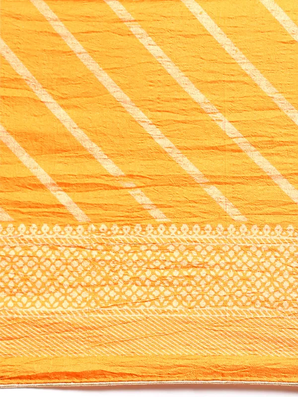 Vichitra_Silk__Saree_Fancy_Border_With_Foil_Print