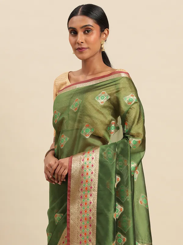 https://d1311wbk6unapo.cloudfront.net/NushopCatalogue/tr:f-webp,w-600,fo-auto/Gs9068-Mehendi_1684694862610_eycy1noesiqm8ml.jpg__INDIAN WOMEN FASHIONS PVT LTD