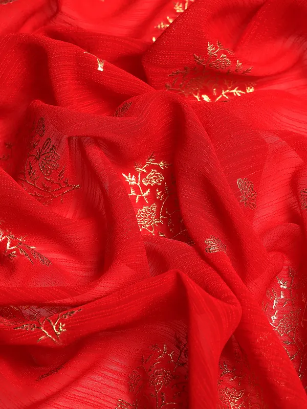 Indian_Women_Red_Zomato_Full_Saree_Fancy_Border_with_Golden_Foil_Beautiful_saree