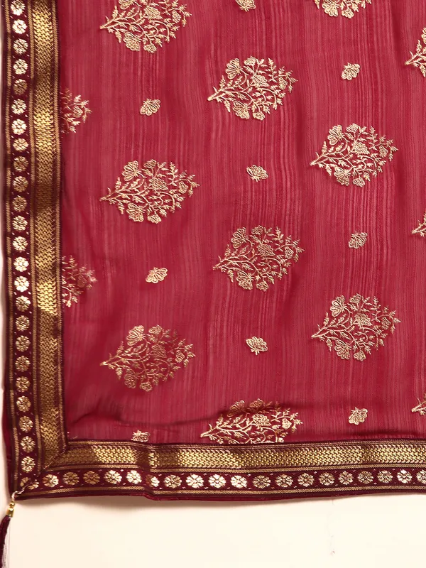 Indian_Women_Purple_Zomato_Full_Saree_Fancy_Border_with_Golden_Foil_Beautiful_saree