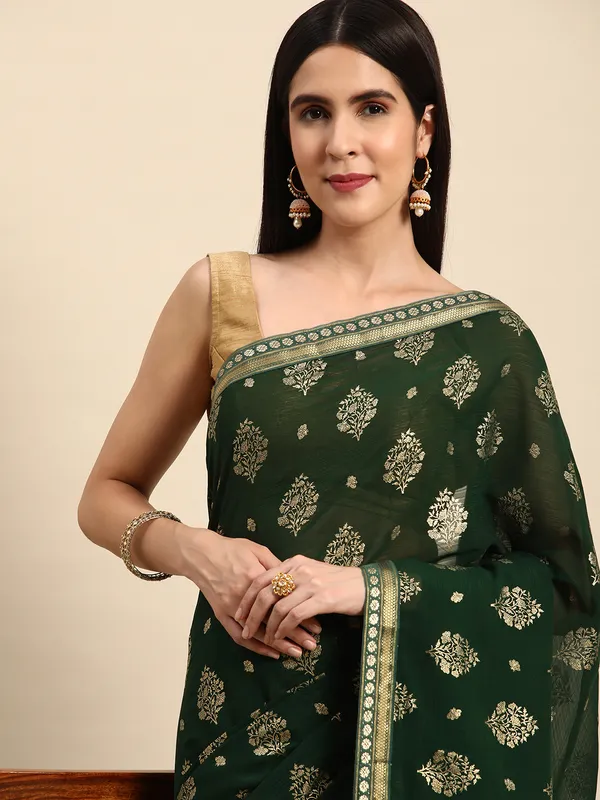 Indian_Women_Green_Zomato_Full_Saree_Fancy_Border_with_Golden_Foil_Beautiful_saree