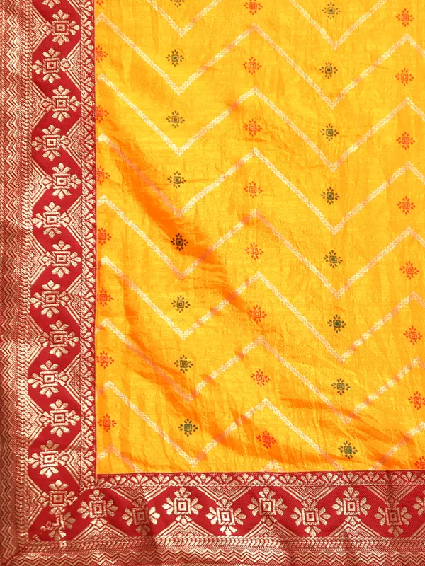 Yellow_Vichitra_Silk__Saree_Double_Foil_Work