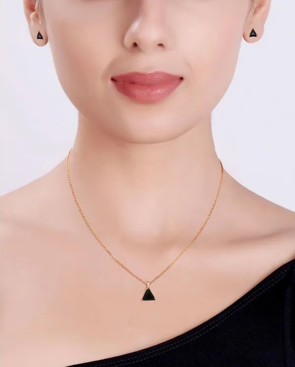 Gujju_Jewellers_Women_Indian_Traditional_Wedding_Special_Gold_Plated_Pendant_with_Chain