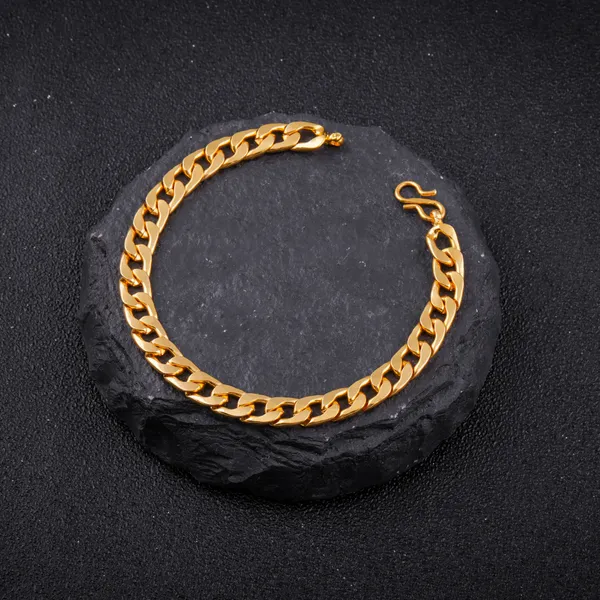 https://d1311wbk6unapo.cloudfront.net/NushopCatalogue/tr:f-webp,w-600,fo-auto/Gujju_Jewellewes_Gold_Plated_mens_Hand_Bracelet_VAGA7HZBLE_2023-05-13_1.jpg__Gujju Jewellers