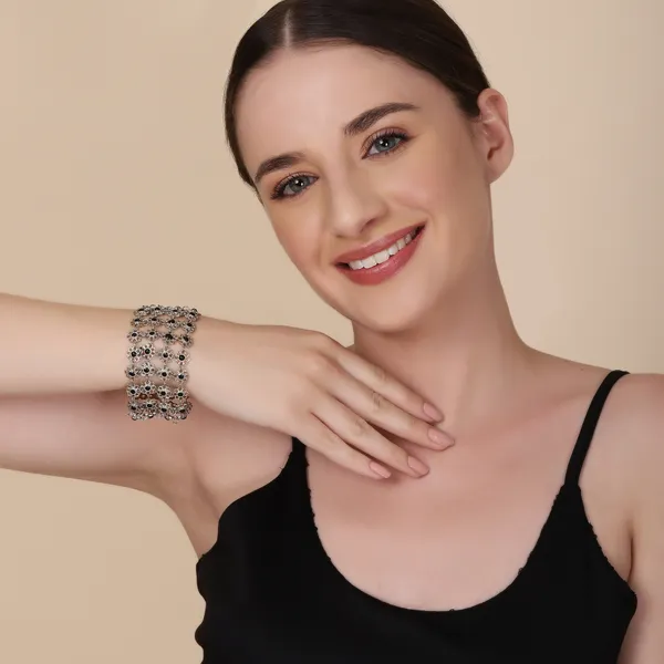 Oxidized_Silver_Ethnic_Fancy_Flower_Bracelet_For_Women